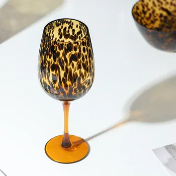 Rankų darbo pūsto leopard-print goblet kiaušinių taurės gintaro vietoje stiklo namų vyno stiklo derinys